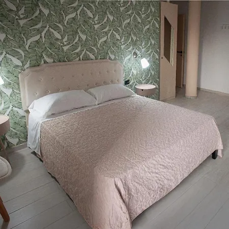 L'etoile De La Hotell 2*